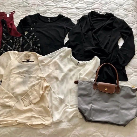 ❌DONATED❌ 8 item not so mystery box sz XS - S - Picture 4 of 12